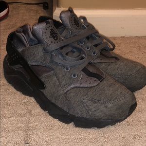 Nike Huarache Run sz 9